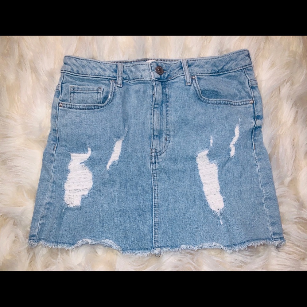 LIGHT-BLUE, DISTRESSED, MINI JEAN SKIRT 💧👟